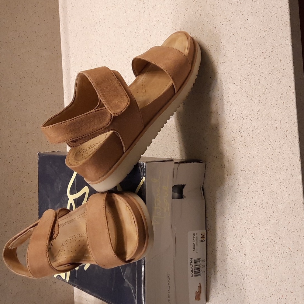 Natural Soul sandals